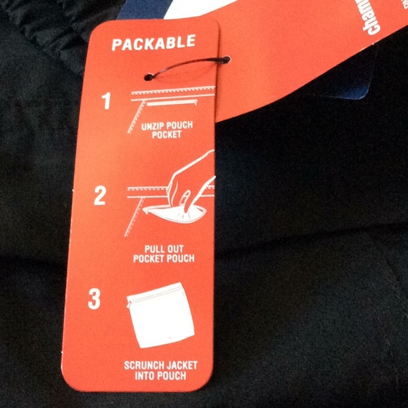 NWT Women’s  windbreaker - Picture 9 of 11